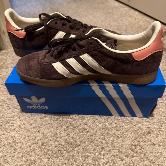 Samba - Picture 1 of 5